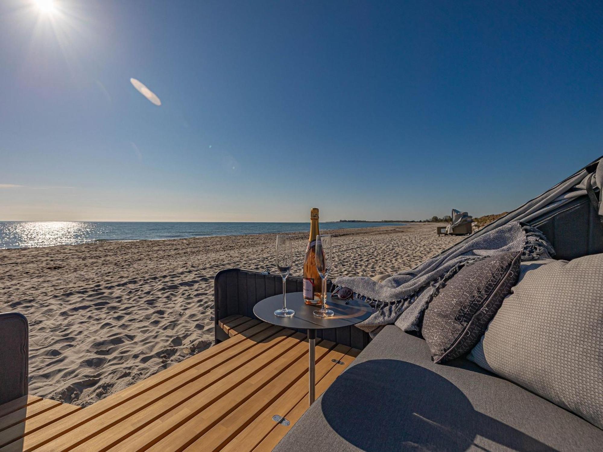 Strand Lounge Kronsgaard Екстериор снимка
